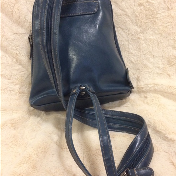 Vintage Dusky Blue Small Faux Leather Bag/Backpack - Picture 6 of 8